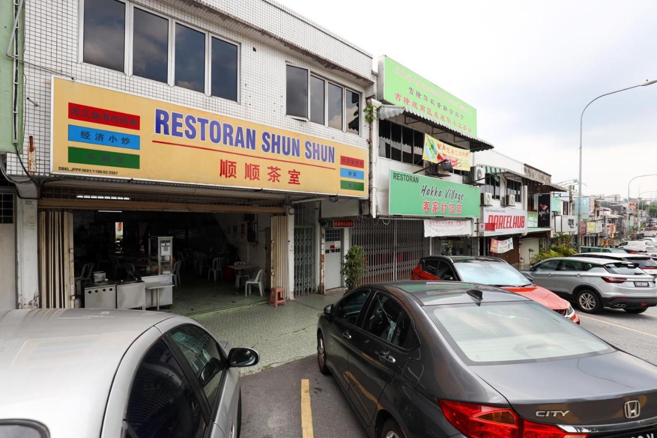 Cozy Homestay With Karaoke System & Pool Table Kuala Lumpur Luaran gambar